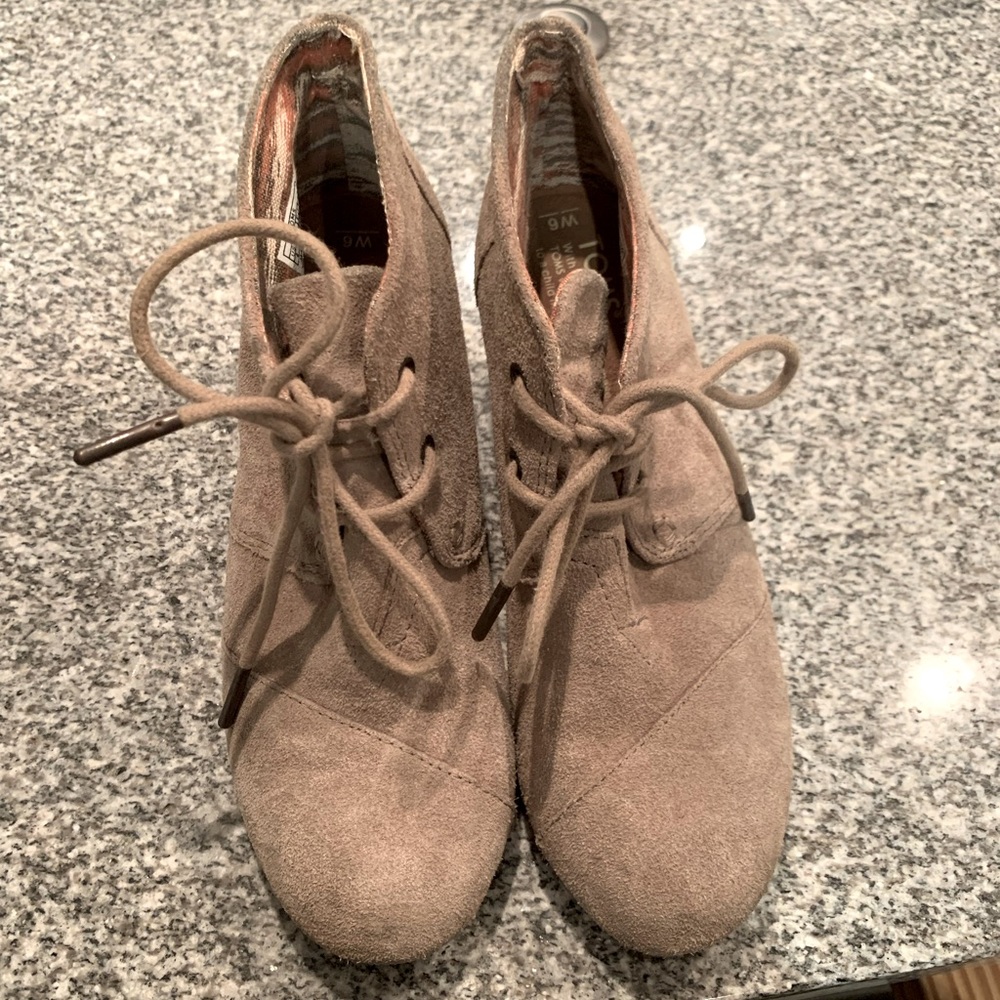 Tom’s Suede heel booties